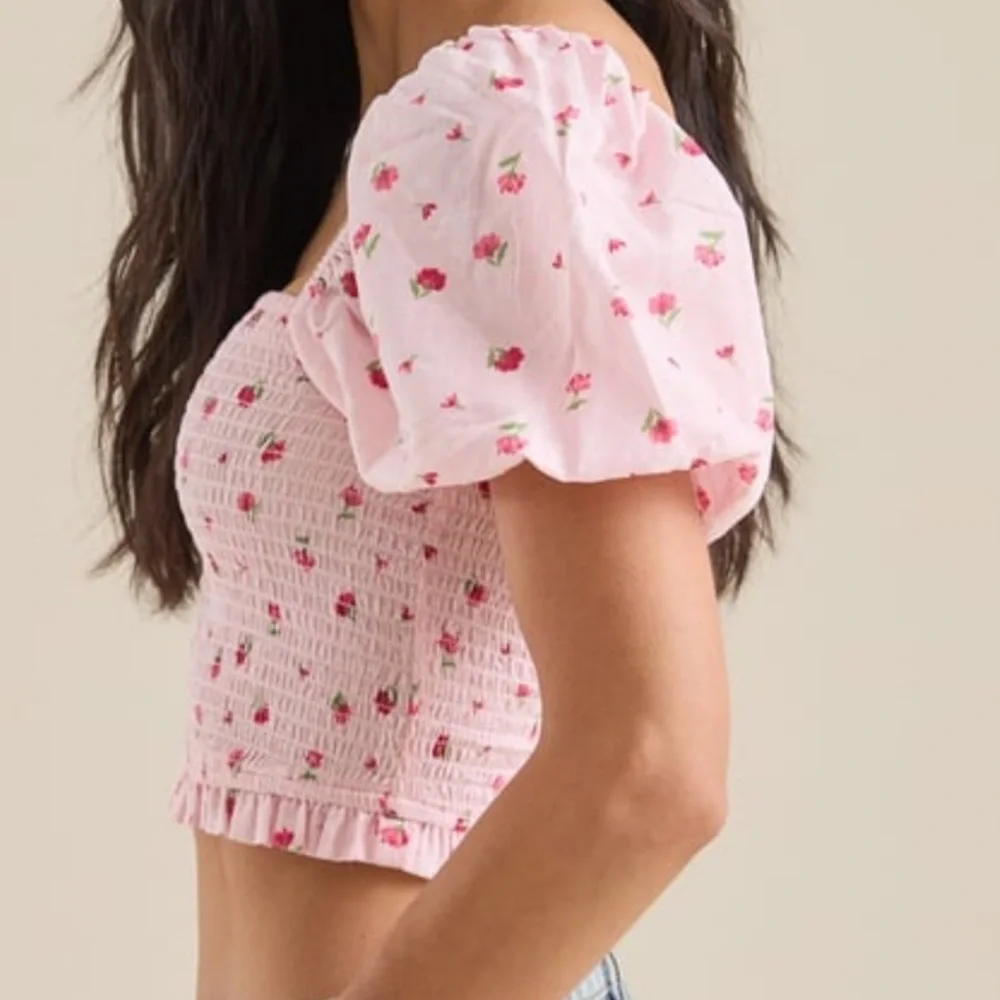 Altar'd State Morgan Pink Floral Smocked Top NWT - Picture 3 of 7